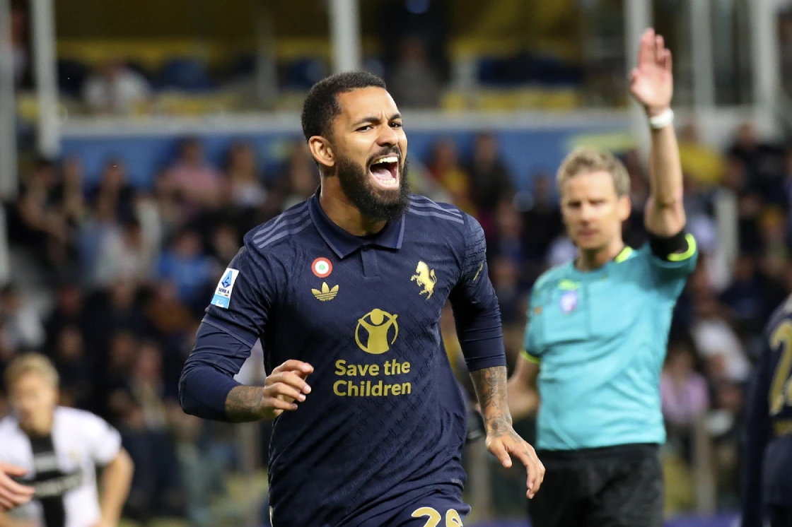 Douglas Luiz risposta critiche social