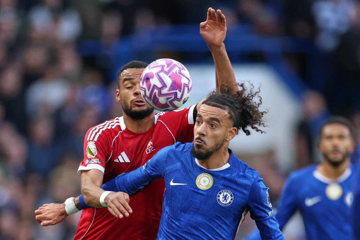 malo-gusto-chelsea-juventus-molina Malo Gusto in campo durante una partita di Premier League tra Chelsea e Liverpool Junews.it
